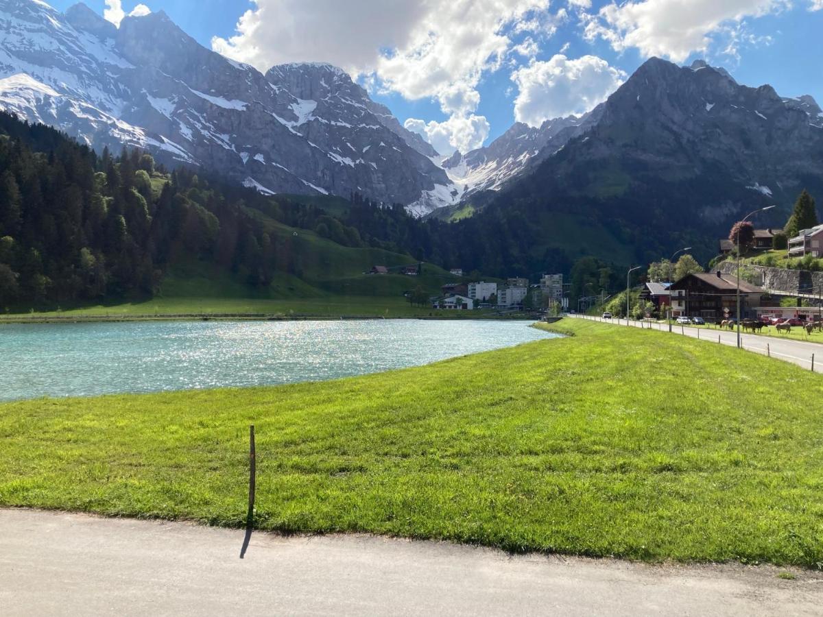 Spirit - 2 - Kueche - Parkplatz Appartement Engelberg